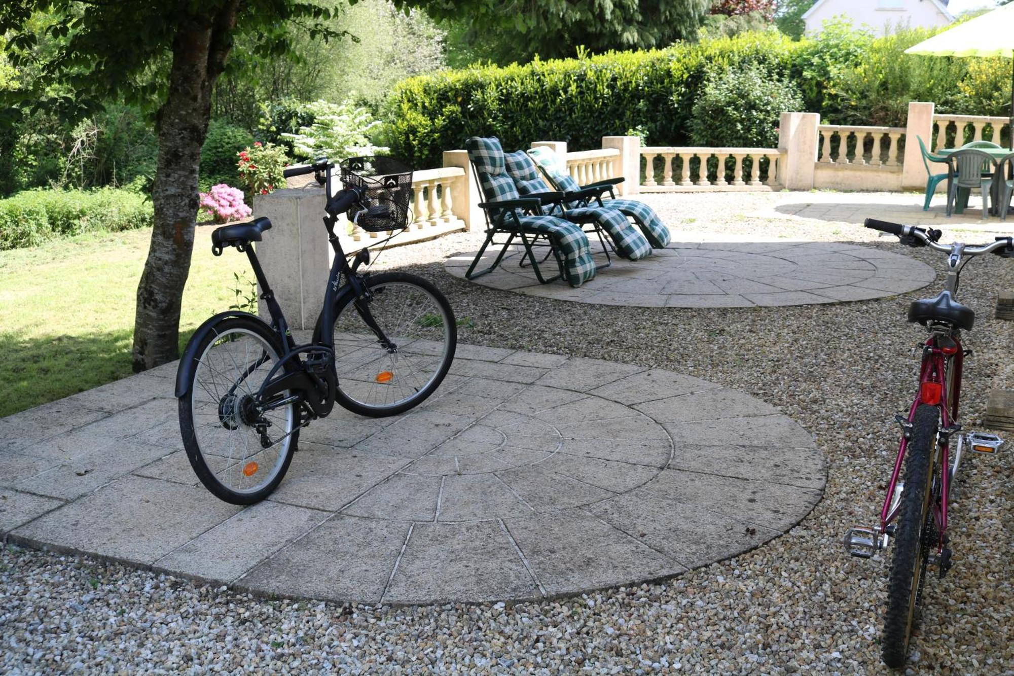 Fontaine Blanche River View, Large Patio & Garden In Central Brittany With Starlink Wifi Treffrin Екстериор снимка