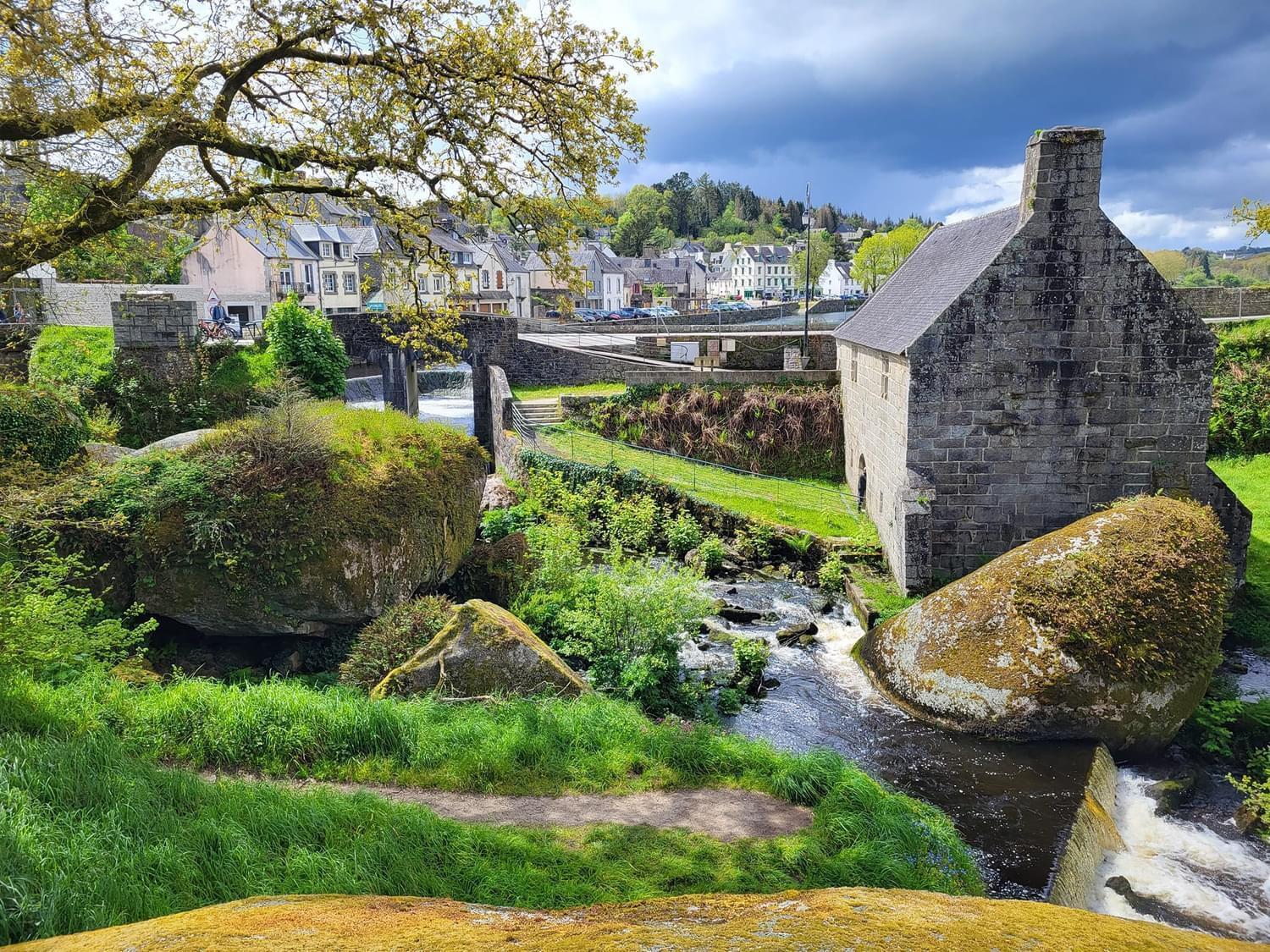 Fontaine Blanche River View, Large Patio & Garden In Central Brittany With Starlink Wifi Treffrin Екстериор снимка