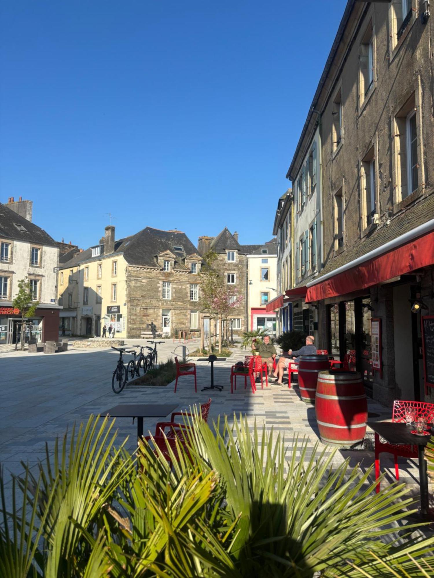 Fontaine Blanche River View, Large Patio & Garden In Central Brittany With Starlink Wifi Treffrin Екстериор снимка